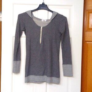 ROAM GRAY LONG SLEEVE HOODIE TOP SIZE SMALL